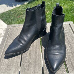 EUC Marc Fisher Yale Chelsea Bootie